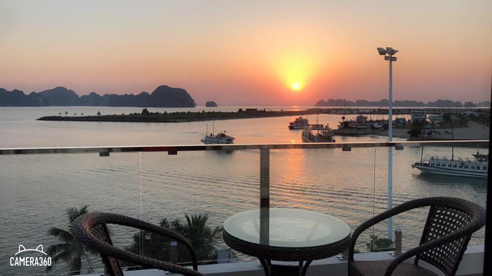 Sun Bay Tuan Chau Hotel Ha Long Buitenkant foto